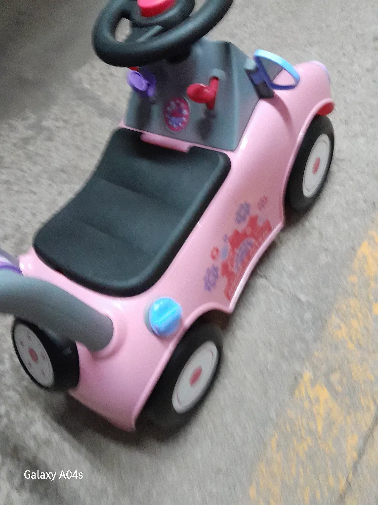 Radio Flyer Toddler Ride-On Car image indicator(3)