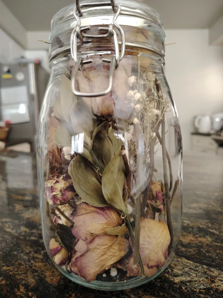 🥕Glass Jar with Dried Flowers image indicator(3)