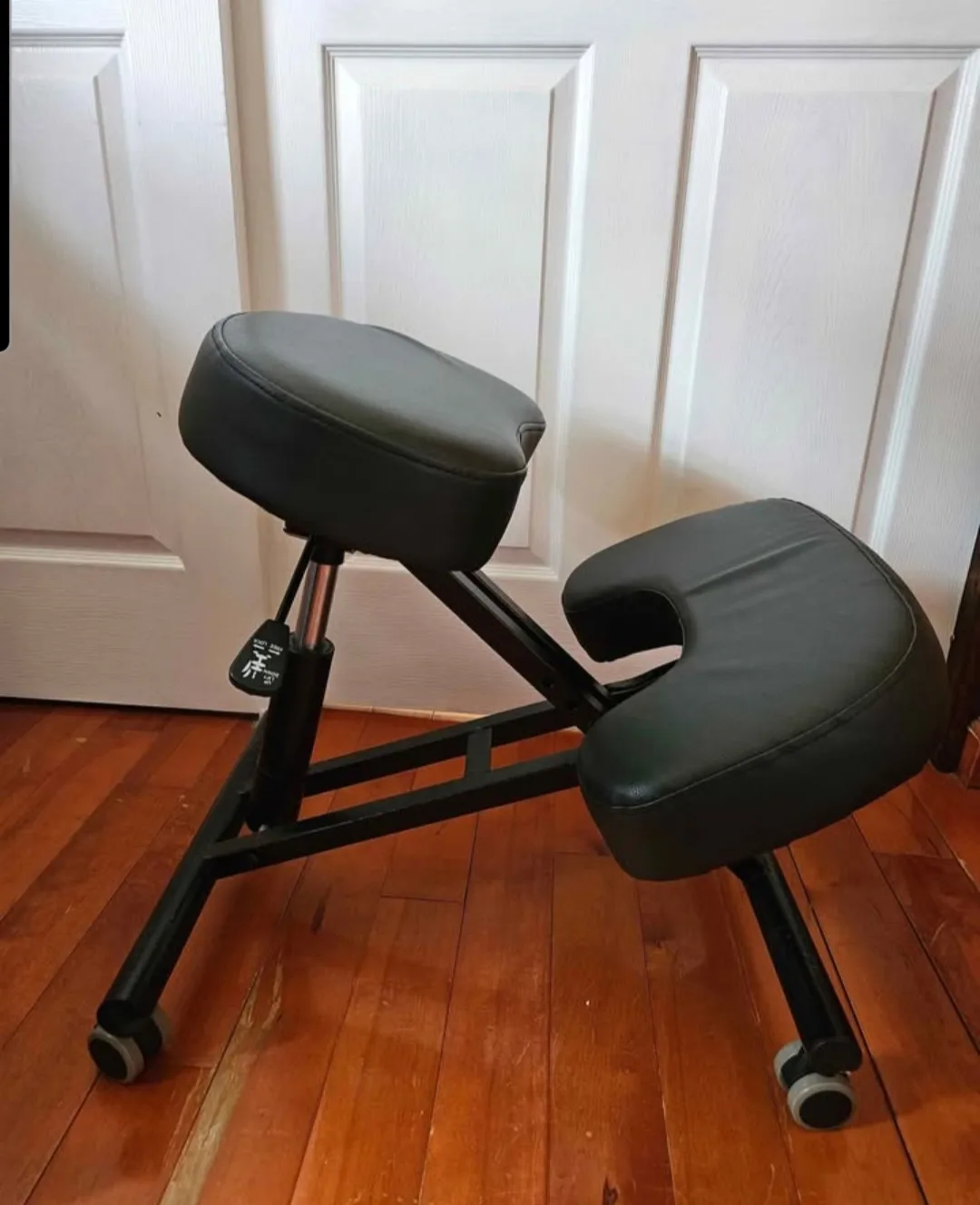 Adjustable Kneeling Chair - Ergonomic Black thumbnail
