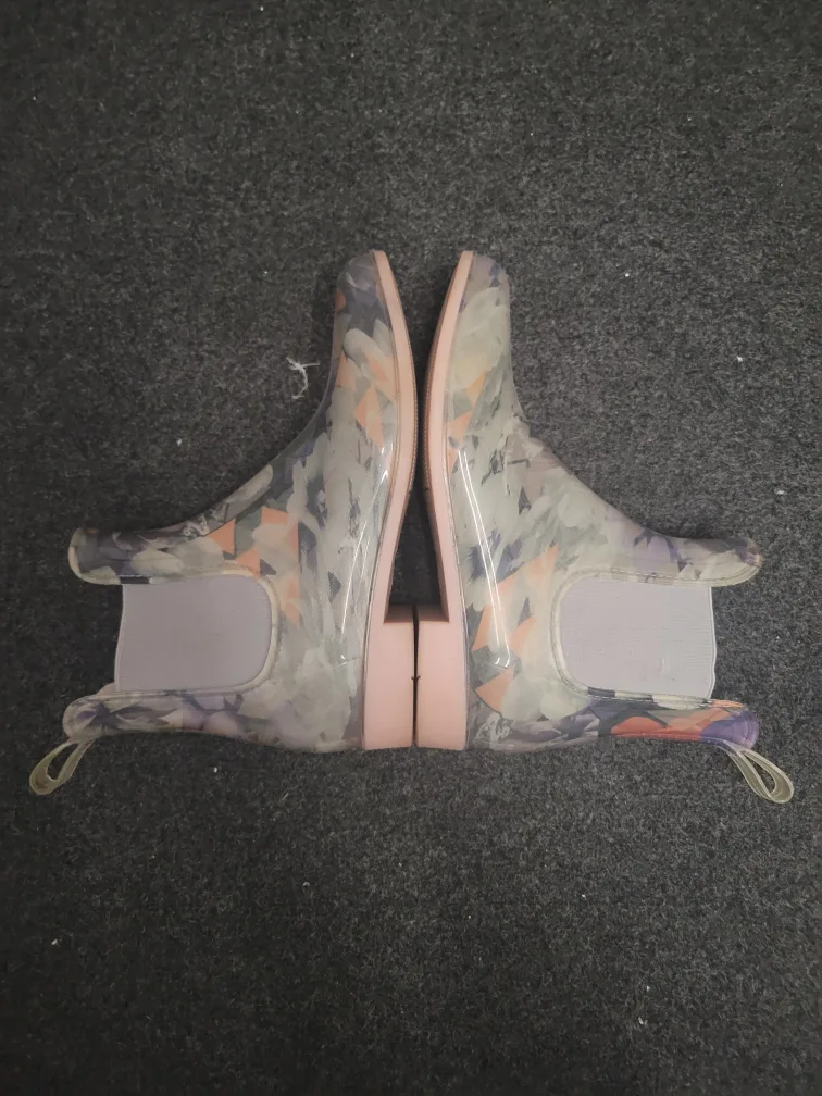 Floral Rain Boots image indicator(2)