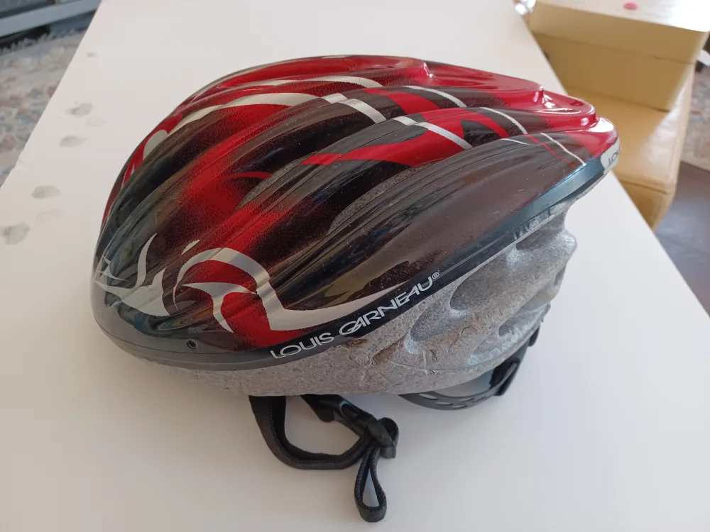 Louis Garneau Large Adult Bike Helmit thumbnail
