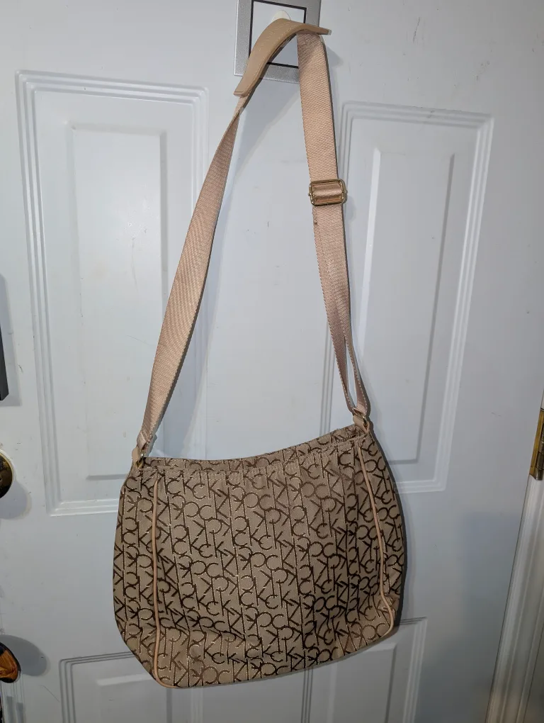 Calvin Klein Crossbody Bag thumbnail