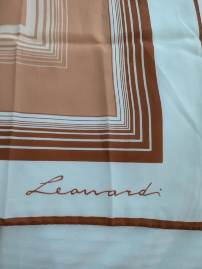 Leonardi Scarf - Brown & White thumbnail