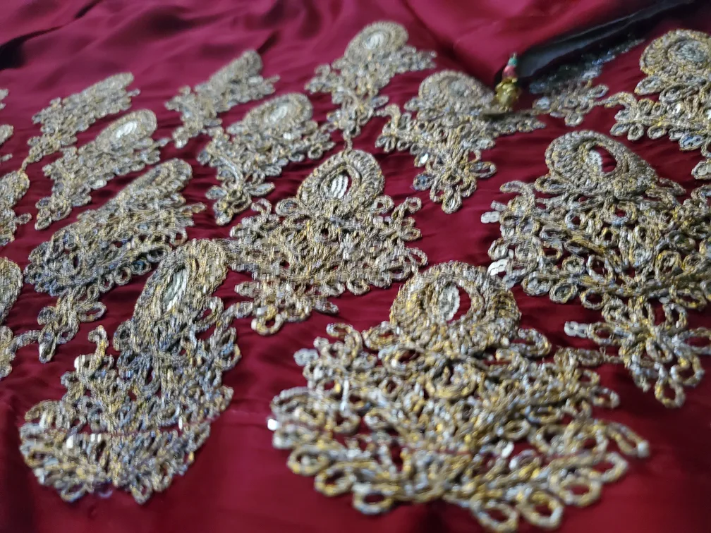 Red/Burgundy & Gold Embroidered Women's Shalwar Kameez/Kurti image indicator(4)