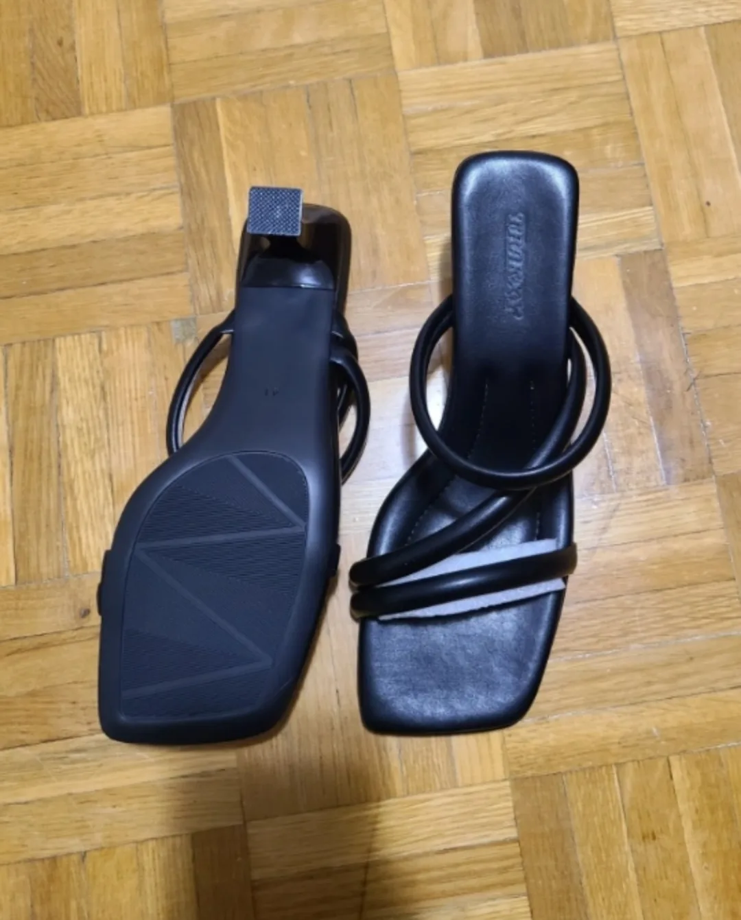 Strappy Black Heeled Sandal - sz 9 image indicator(5)