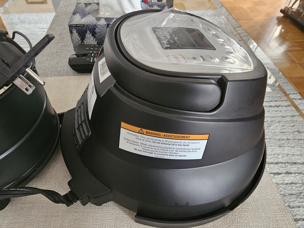 Used Instant Pot Viva and Brand New  Air Fryer Lid Brand New