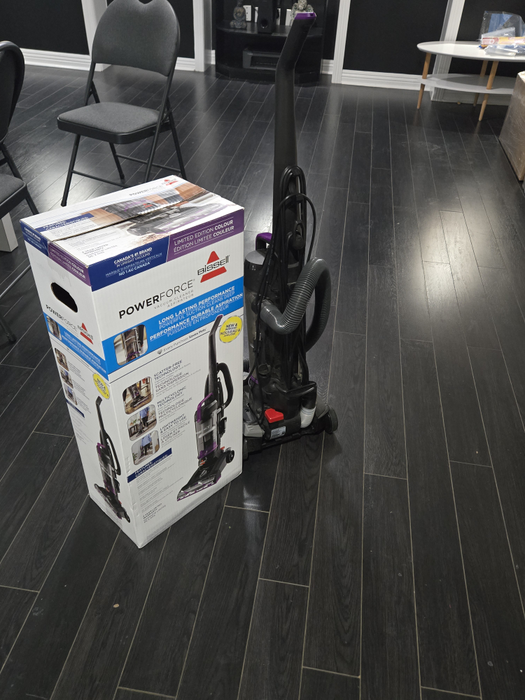Vacuum Cleaner - Like New! - photo 2