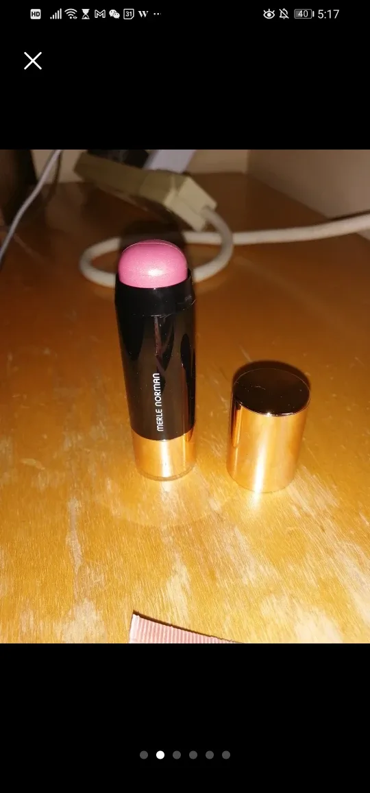 lipsticks and cheek products image indicator(2)