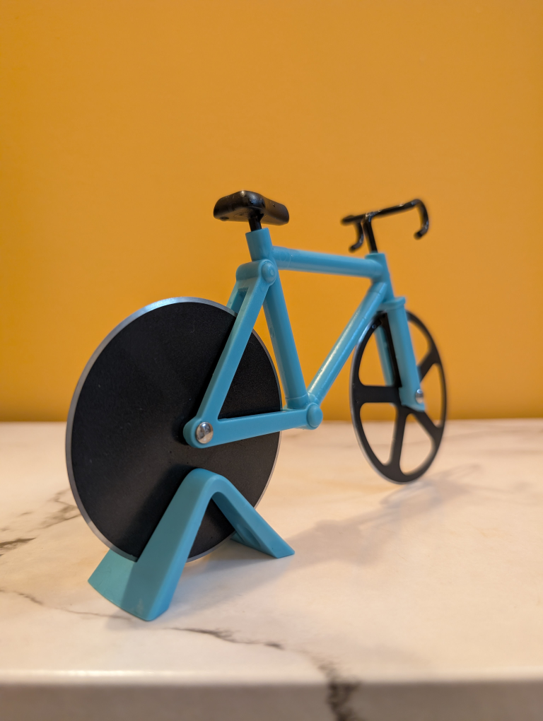 Bicycle Pizza Cutter – Fun & Functional Kitchen Tool  🚲🍕 - photo 3