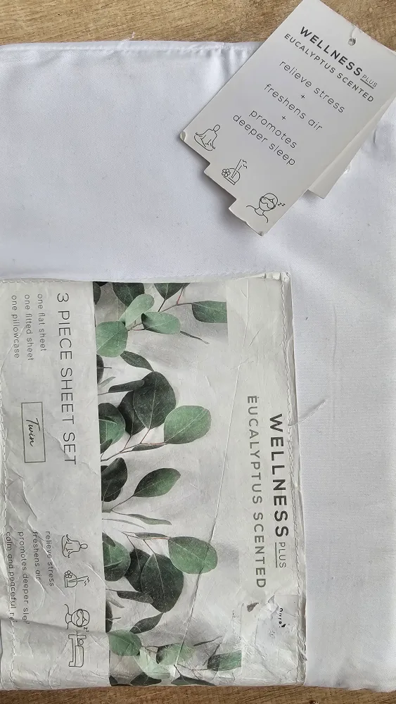 💚 Wellness Plus Twin Eucalyptus Scented Sheet Set image indicator(2)