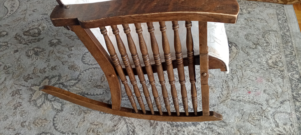 Antique Rocking Chair - photo 4