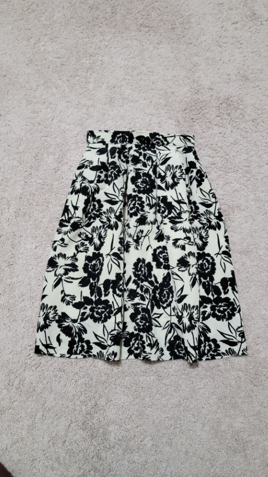 Floral Print Skirt - Black & White - photo 5