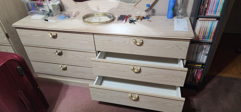Matching Bedroom Furniture Set