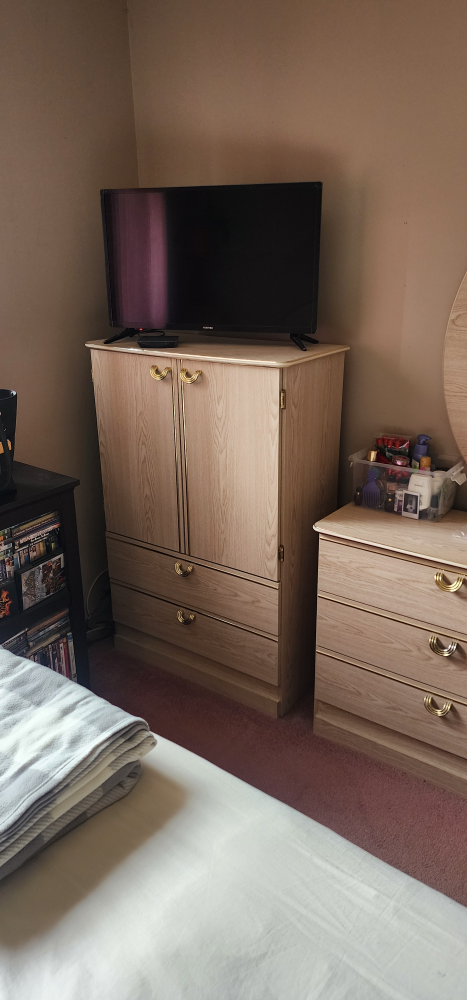Matching Bedroom Furniture Set - photo 5