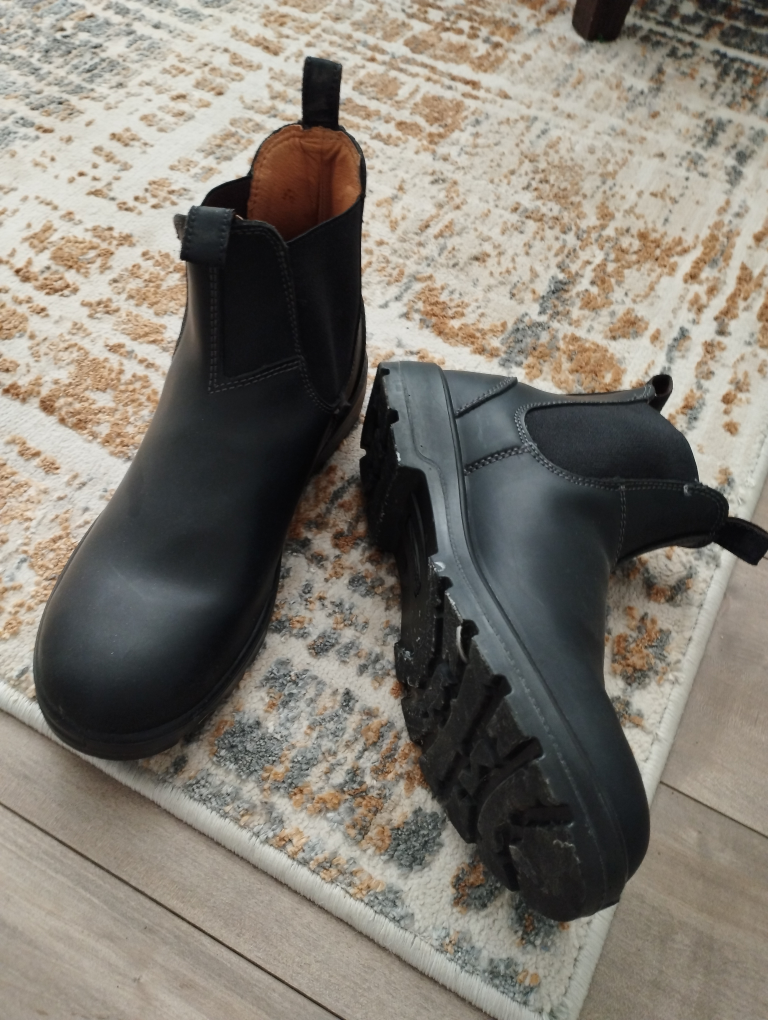 Aquatherm Black Leather Boots - Size 11