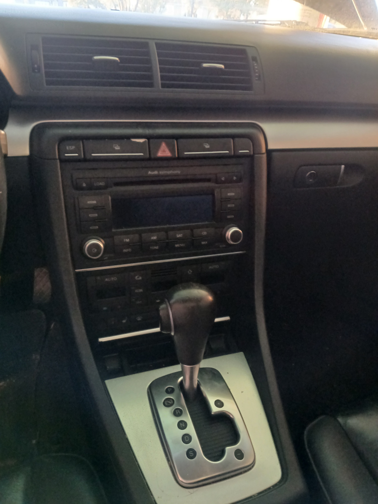 Used Black Audi A4 2.0 FSI Turbo - photo 4