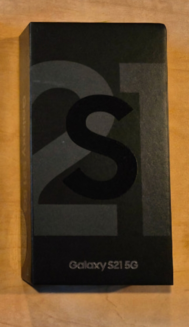 Samsung Galaxy S21 5G and Galaxy Fit3 - photo 3