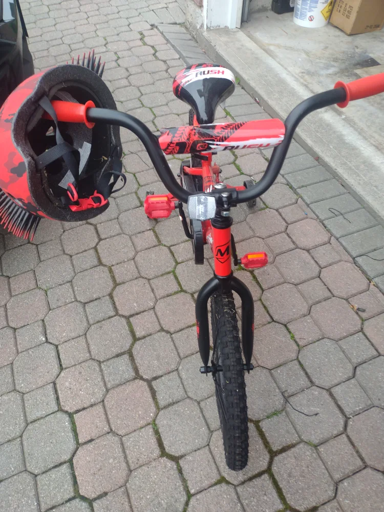 Kids' Bike with Helmet image indicator(3)