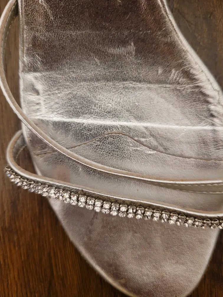 women's Browns  Silver Heels size 9 image indicator(5)