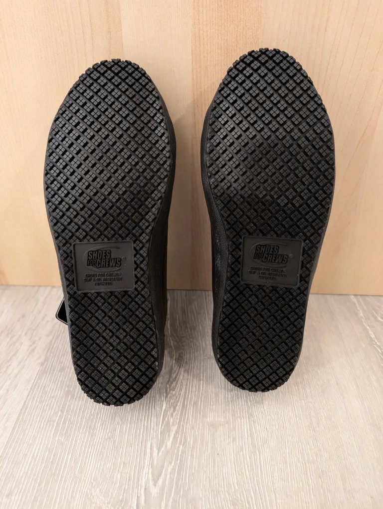 BNWT Shoes for Crews Leather Slip Resistant Shoes image indicator(4)