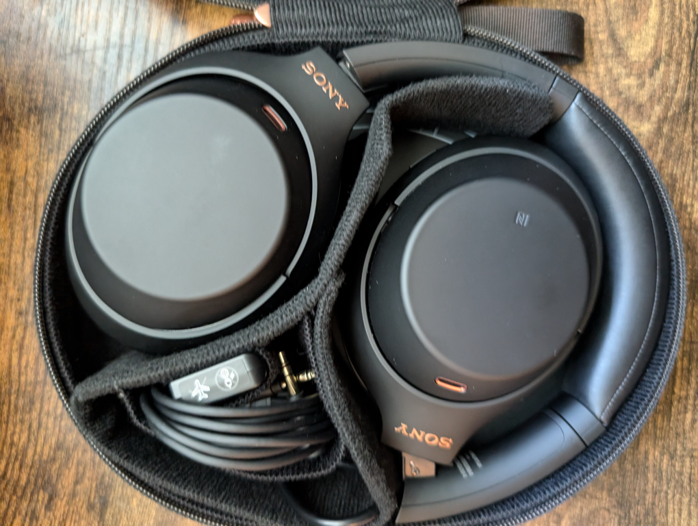 Sony XM4 Headphones and Case - photo 2