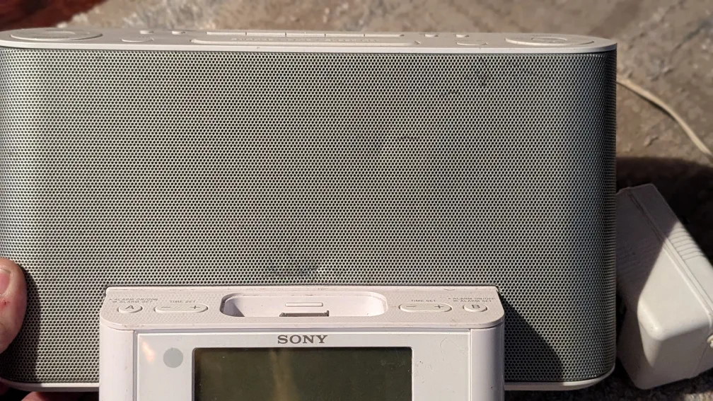Sony Dream Machine FM/AM Clock Radio thumbnail