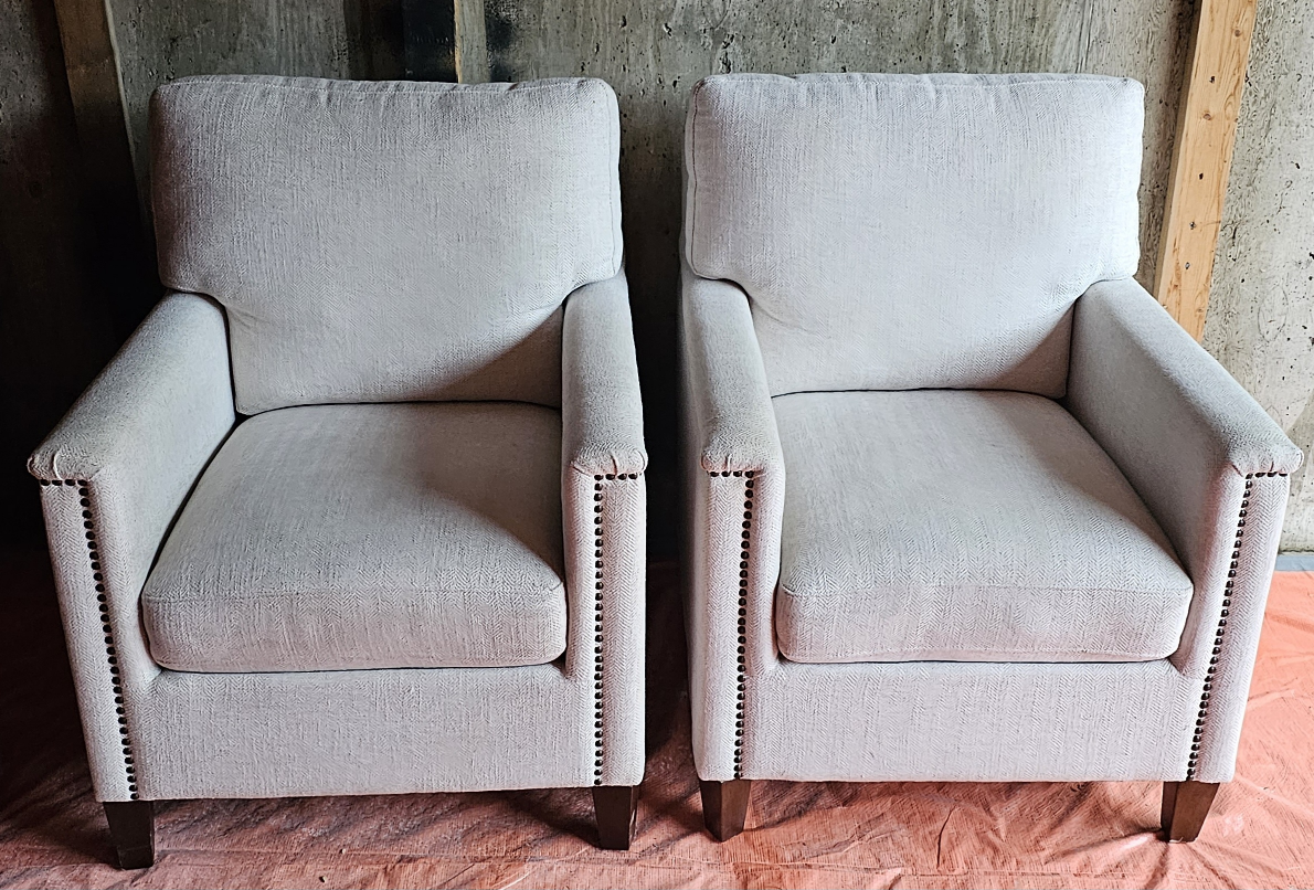 2 costco accent chairs 300$ - photo 2