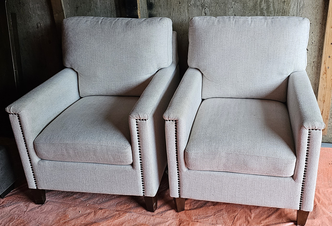 2 costco accent chairs 300$ - photo 3