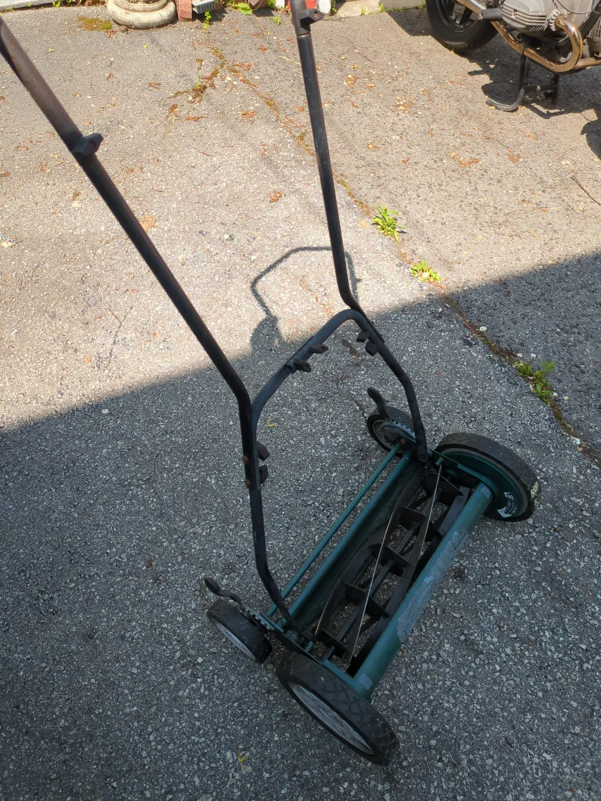 Manual Lawn Mower image indicator(2)