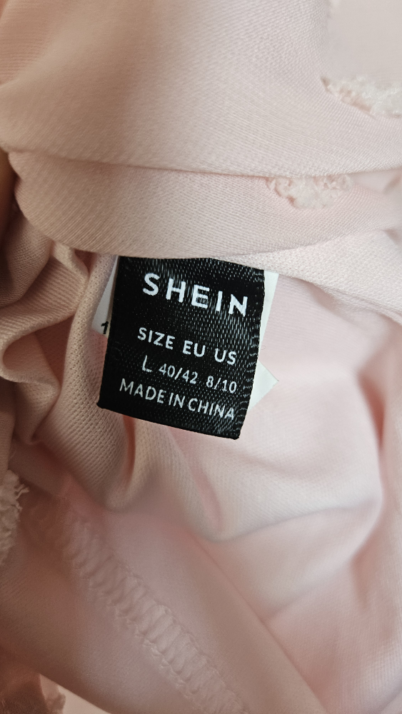 Beautiful Pink Blouse wth ruffled neck - Size L (8-10) - photo 5