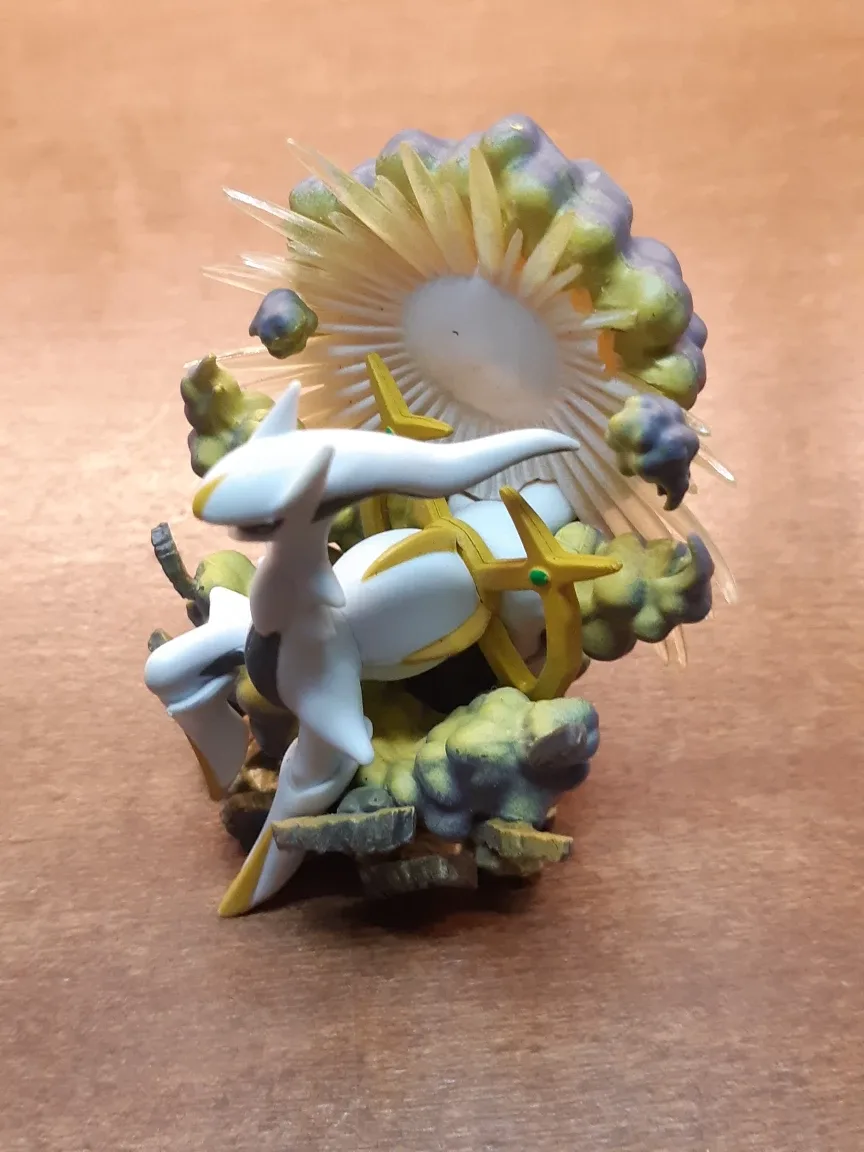 Pokemon Arceus figurine thumbnail