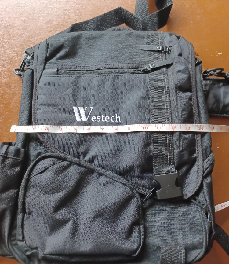 Sturdy, black laptop travel bag image indicator(2)