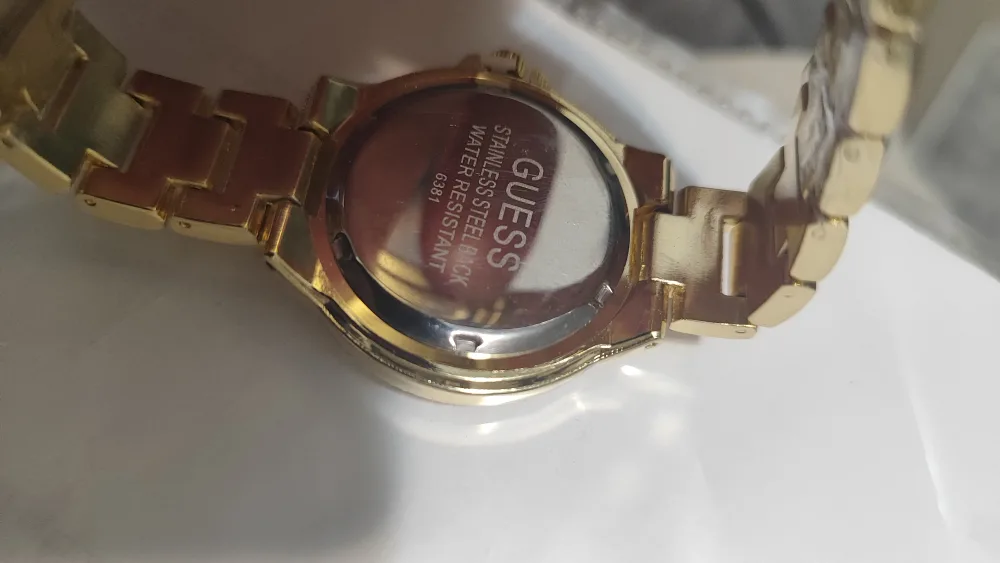 Guess Gold Watch in the film image indicator(4)