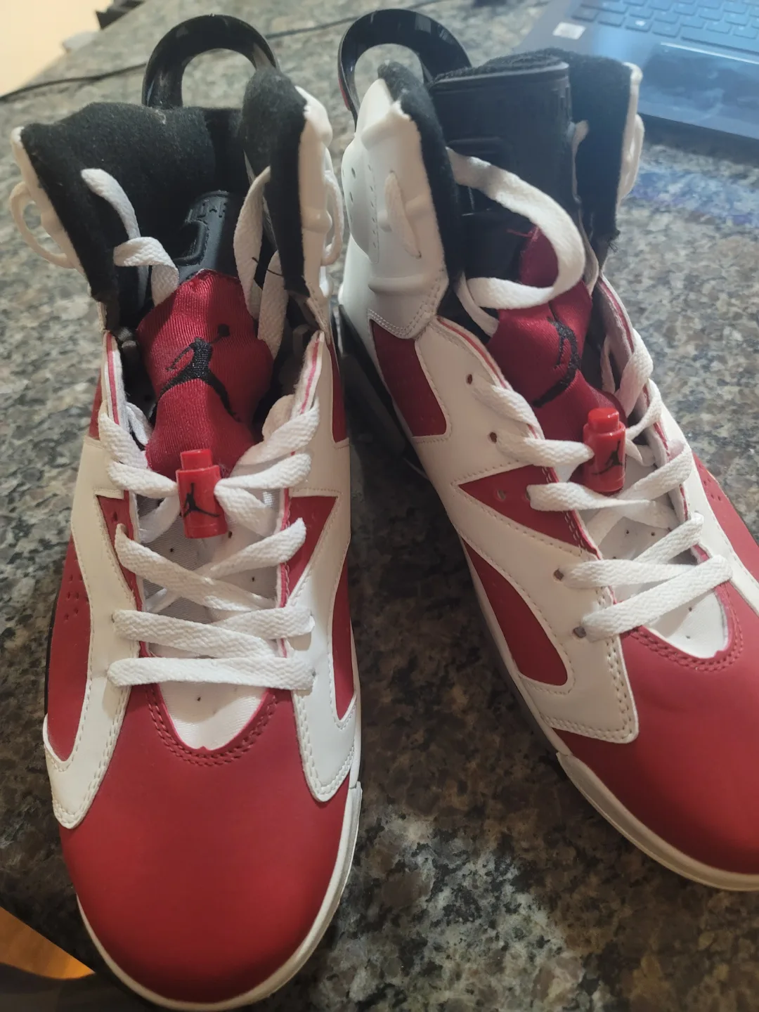 Men's Basketball Shoes - Size 11 image indicator(2)