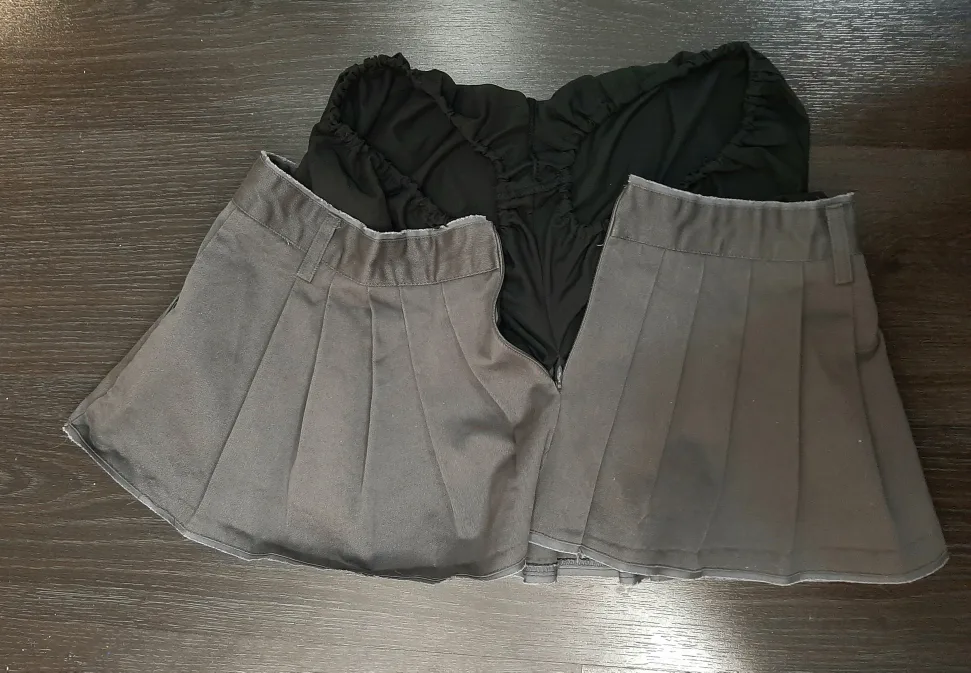 GateLess Grey Pleated Mini Skirt - Size M image indicator(3)