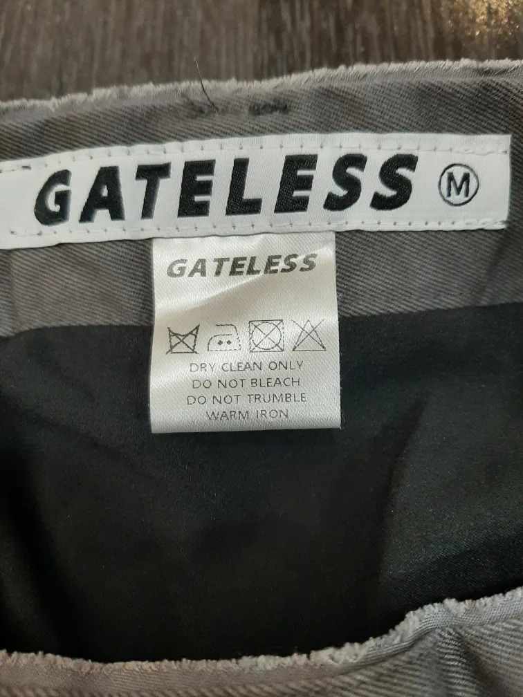 GateLess Grey Pleated Mini Skirt - Size M image indicator(4)