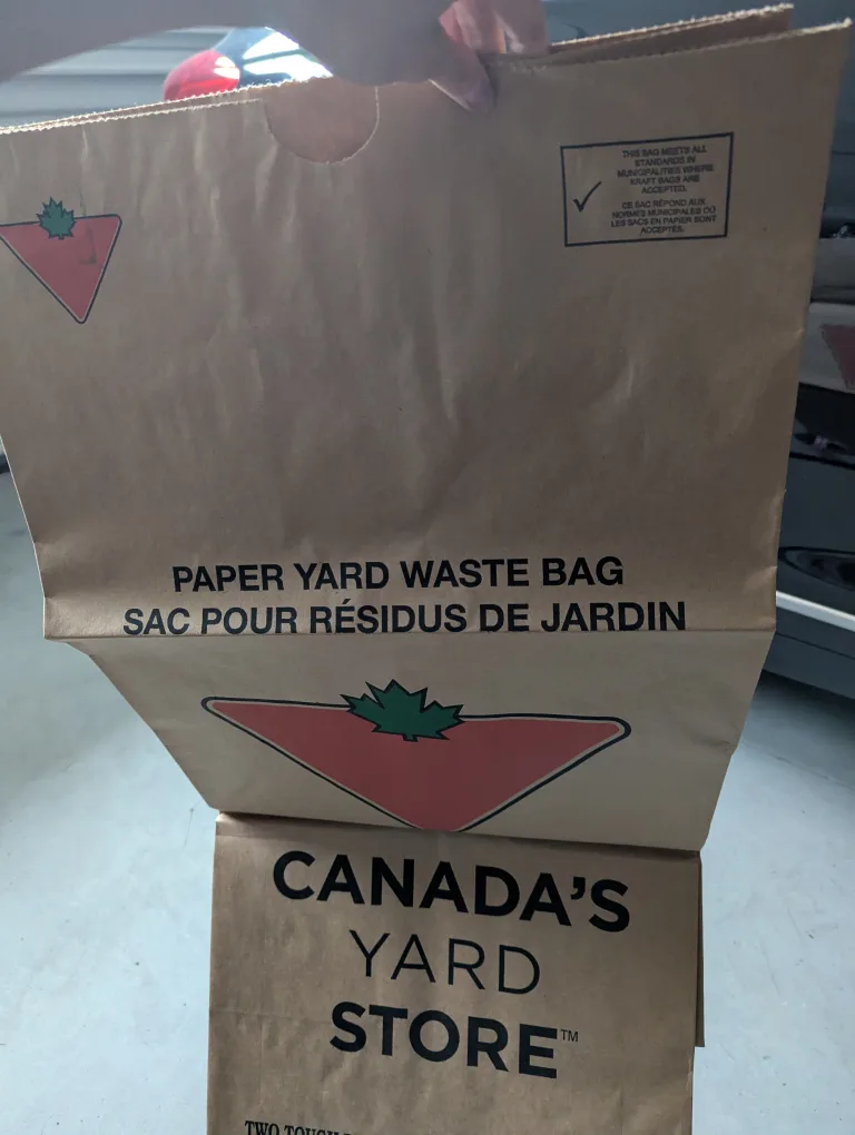 Canadian Tire Yard Store Paper Yard Waste Bags (13) thumbnail