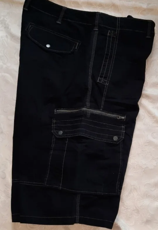 Black Cargo Shorts image indicator(2)