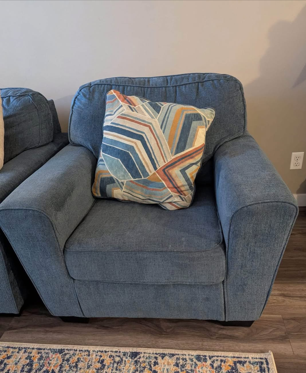 ASHLEY Sofa Set(3 +2 + 1) w/ extended 3 year Ashley warranty - photo 4