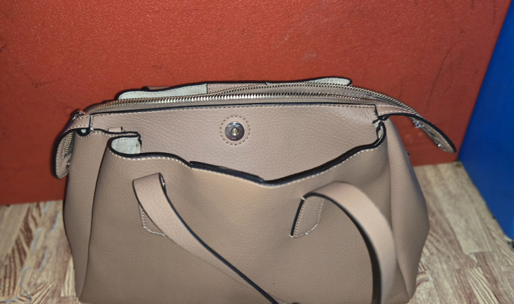 Guess 1981 Beige Handbag - photo 3