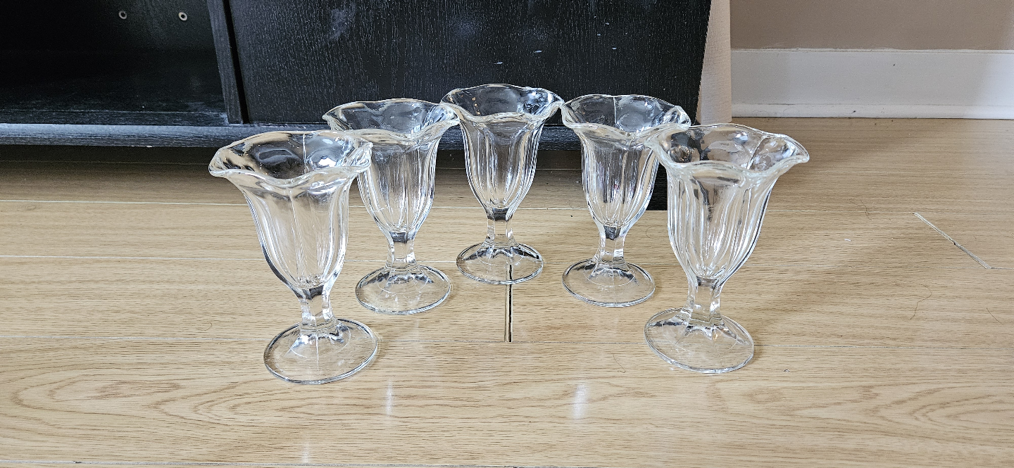 Vintage Glassware Set - photo 2