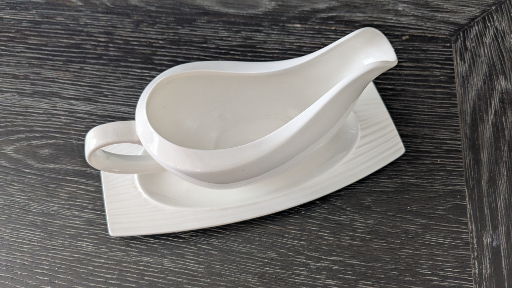Maxwell & Williams White Basics Gravy Boat and Tray