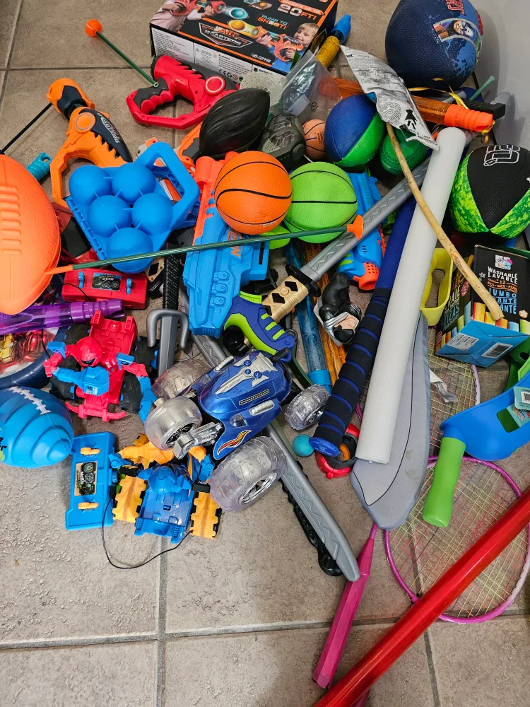 Kids Toys Bundle image indicator(2)