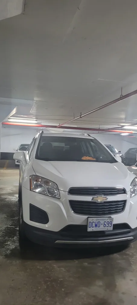 White Chevrolet Trax LT image indicator(6)