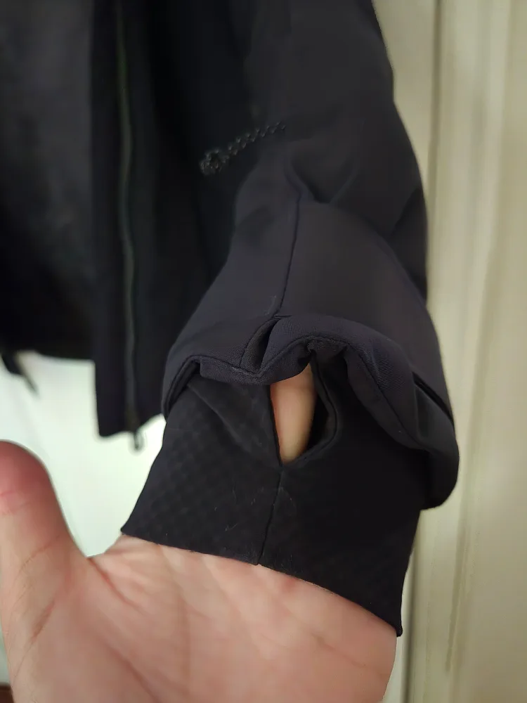 Salomon Icepuff Winter Jacket image indicator(9)