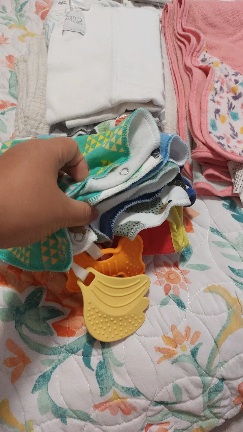 Baby bibs and washcloths image indicator(3)