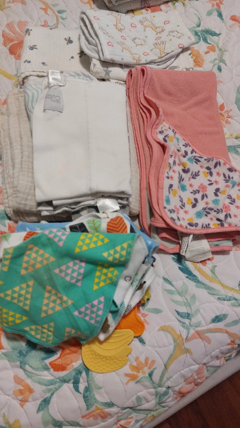 Baby bibs and washcloths image indicator(6)