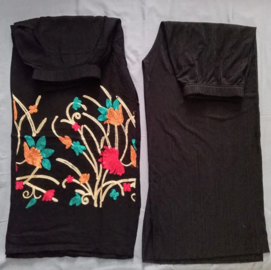 Women's Clothing Bundle - Size Medium image indicator(9)