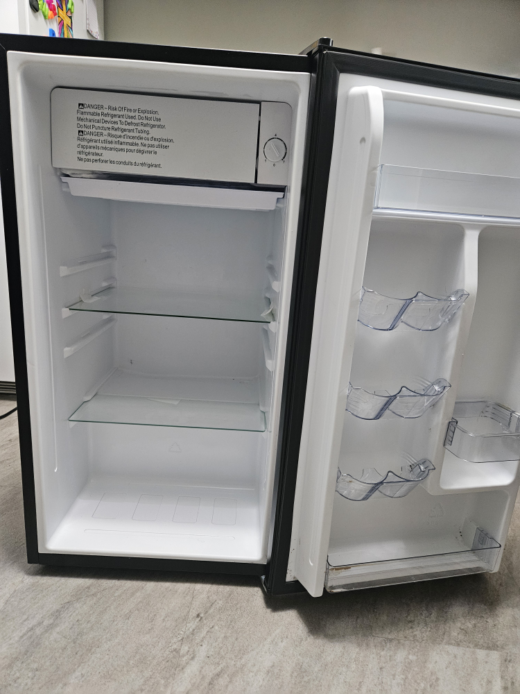 Galanz Mini Fridge - Black - photo 2