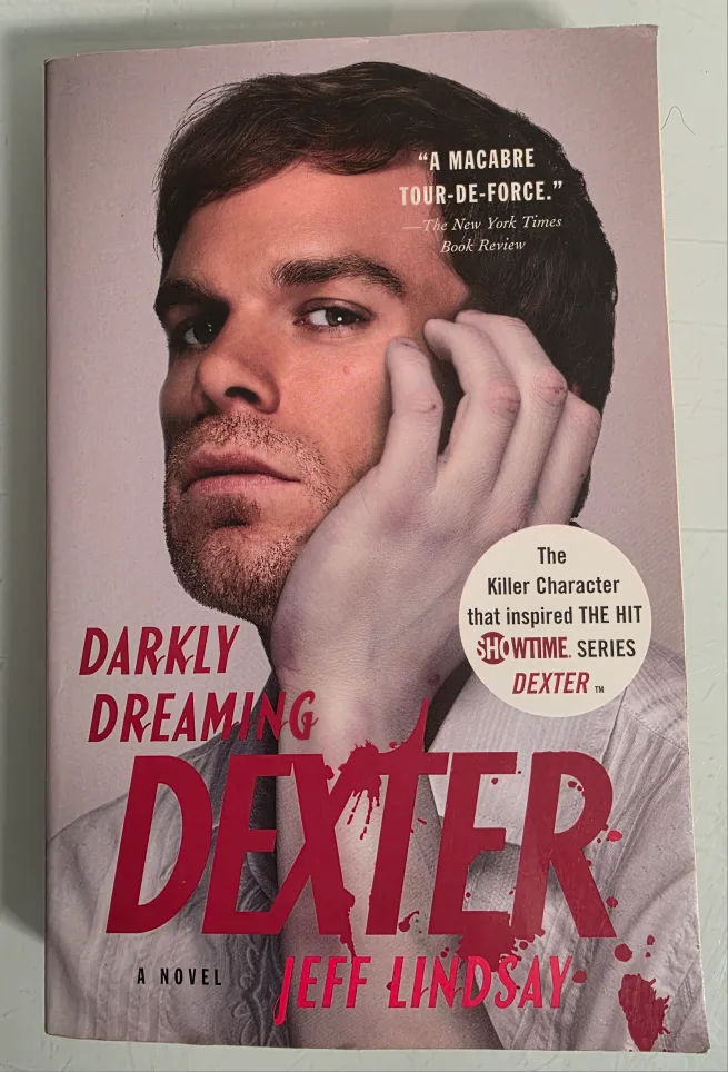 Darkly Dreaming Dexter by Jeff Lindsay thumbnail